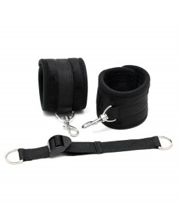 Rimba Bondage Play Esposas para Tobillos Con Correa Elastica Color Negro