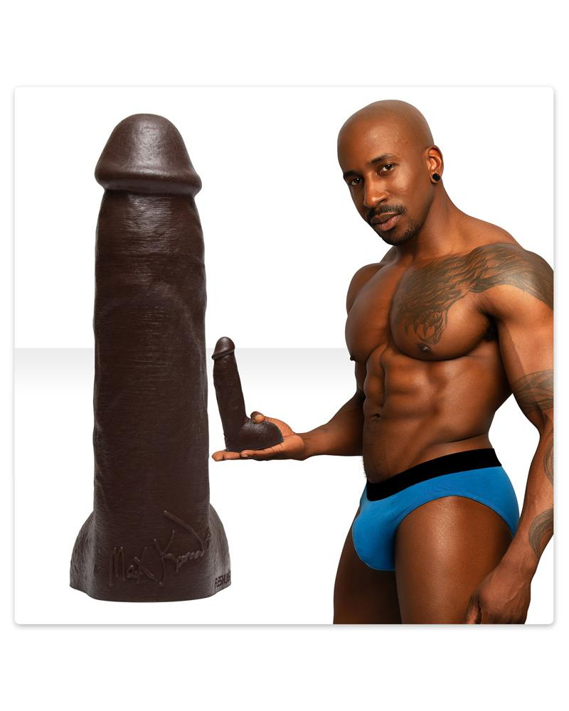 Dildo Max Connor